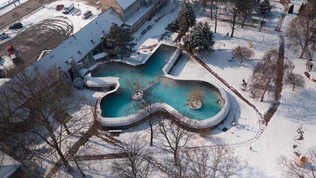 Thermal Apartmanhaz Komárom Exterior foto