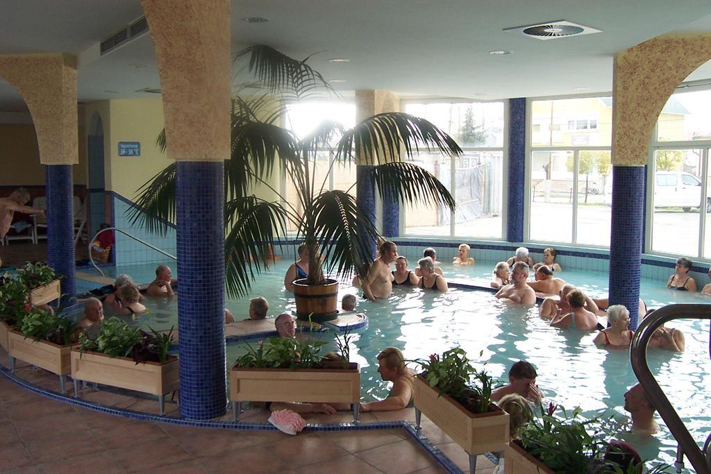 Thermal Apartmanhaz Komárom Exterior foto