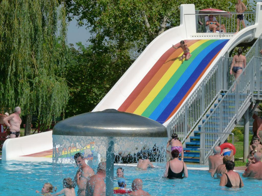 Thermal Apartmanhaz Komárom Exterior foto