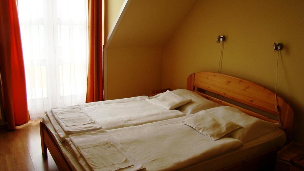 Thermal Apartmanhaz Komárom Habitación foto